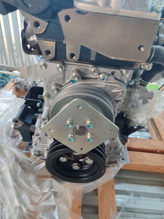 Двигатель на исузу  4HF1 Оригинал