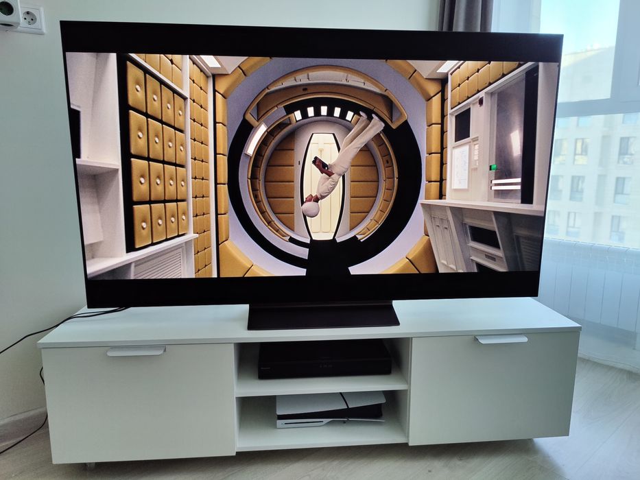 Продам LG OLED 65 C4