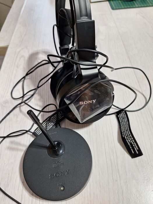 Беспроводные наушники Sony на зап.части