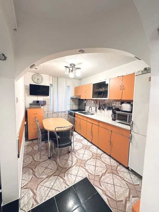 Vanzare apartament 3 camere | Strada I.C Bratianu | Liceu Domnul Tudor