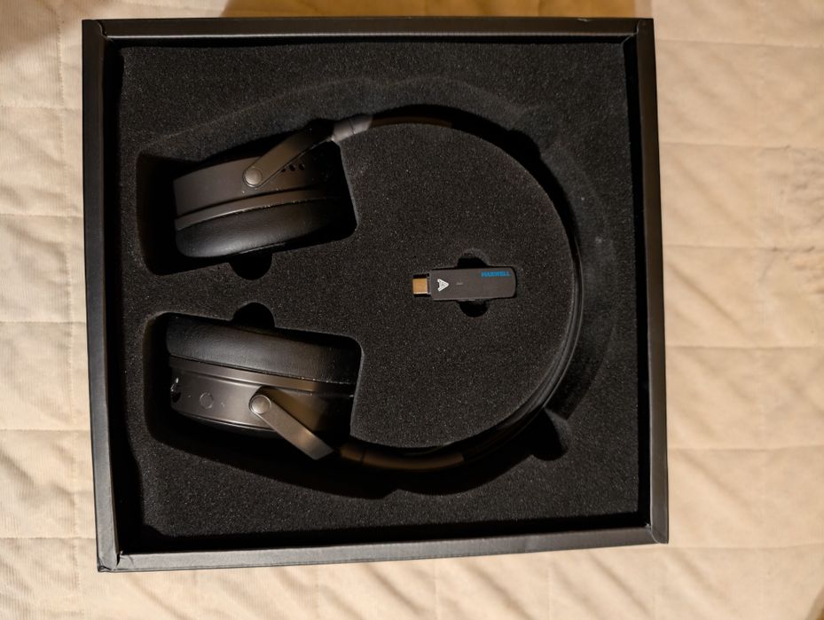 Vând Audeze Maxwell