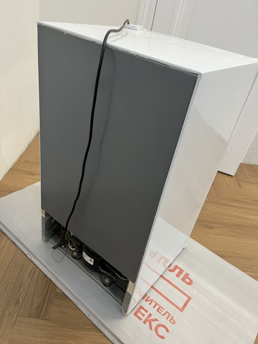 Компактный холодильник