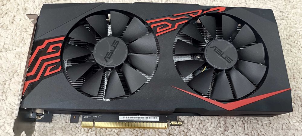 Placa video Gaming Asus RX 570 4Gb 256 bit ca Noua la cutie