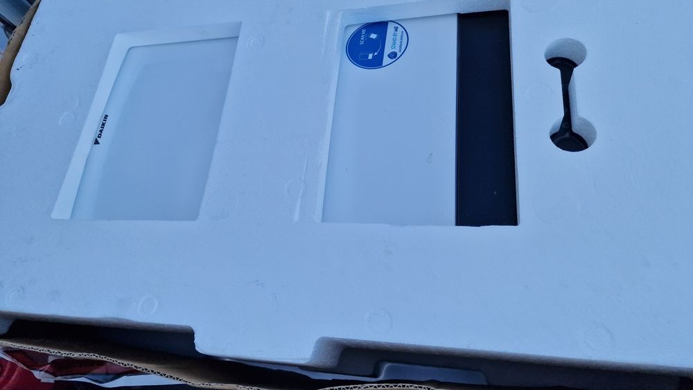 Високотемпературна Термопомпа 18kw Daikin Altherma 3H HT EPRA18 ETBH16