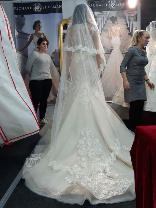 Rochie de mireasa tip sirena