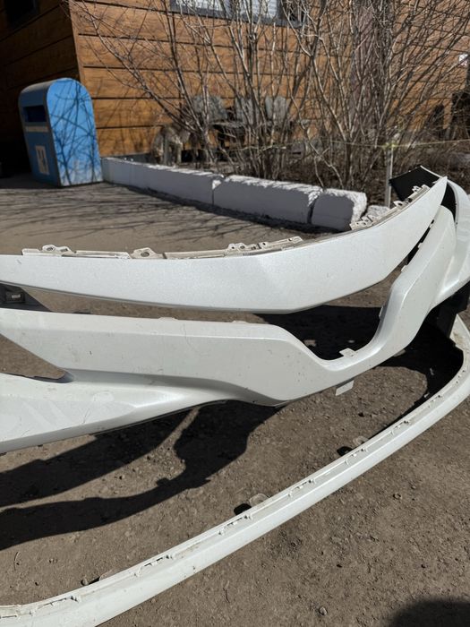 Оригинальный бампер на Camry 70