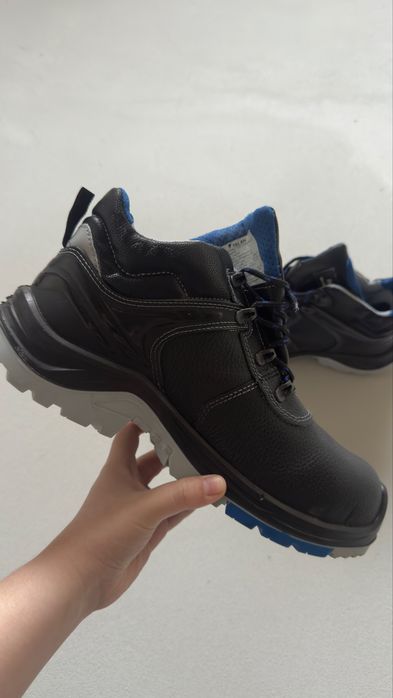 Продам новую спецобувь