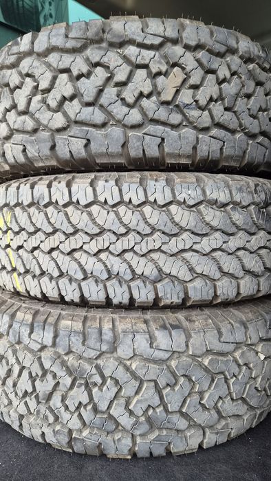 ПРОДАВАМ 4 бр. гуми General Grabber AT3 215/65 R16C (товарни)
