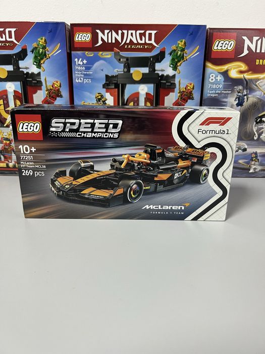 Vând Lego F1 - 77251