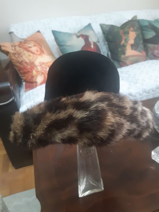 Palarie-caciula- fetru cu blana-Franta