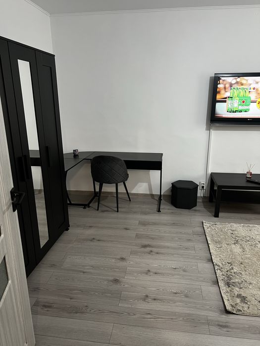 Inchiriez Garsoniera confor 1 , langa metrou,etaj 1,impecabila !