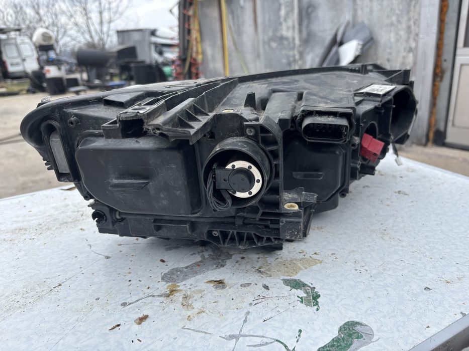 Ляв фар за VW Passat b8