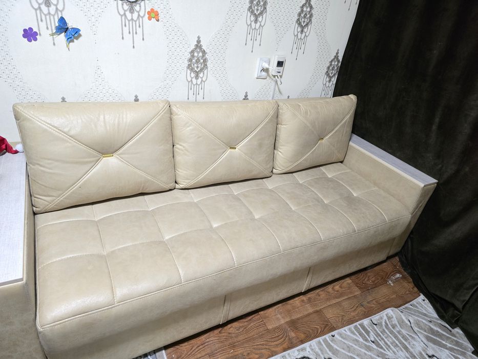 Диван  икровать.