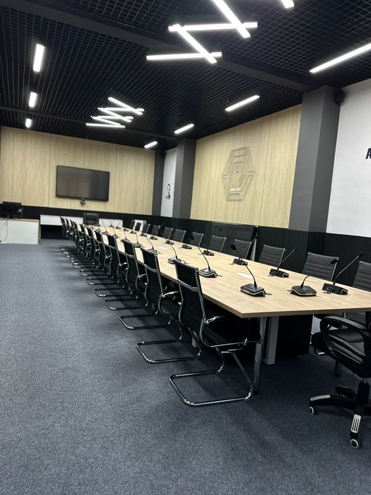 Стол переговоров, конференц стол.