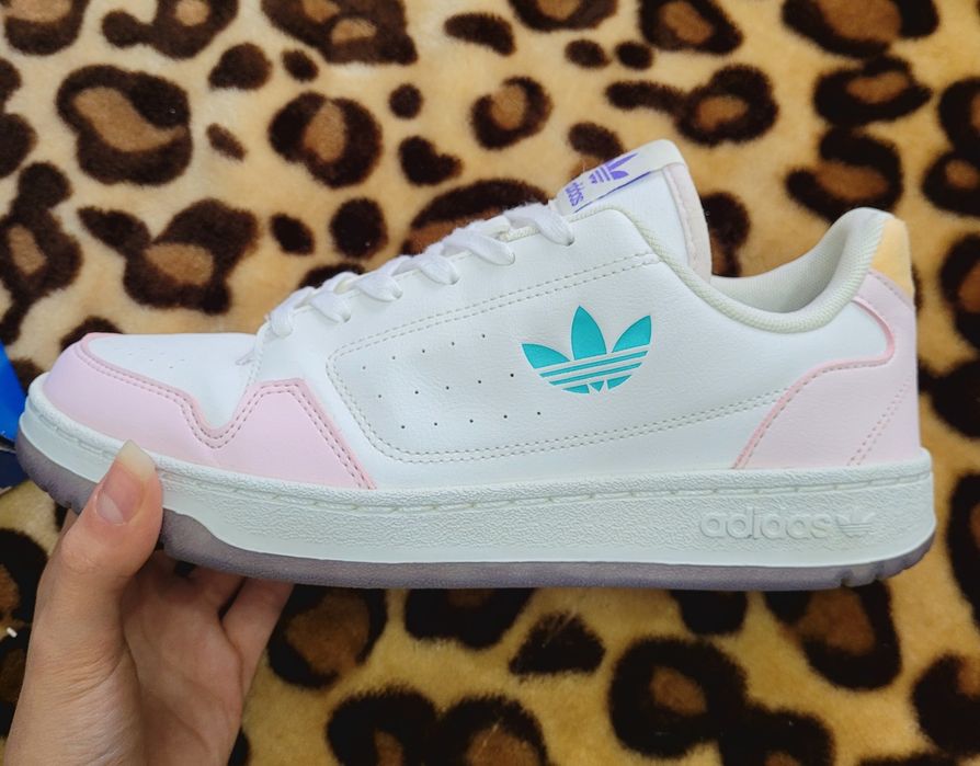 Adidas. NY. 90 J
