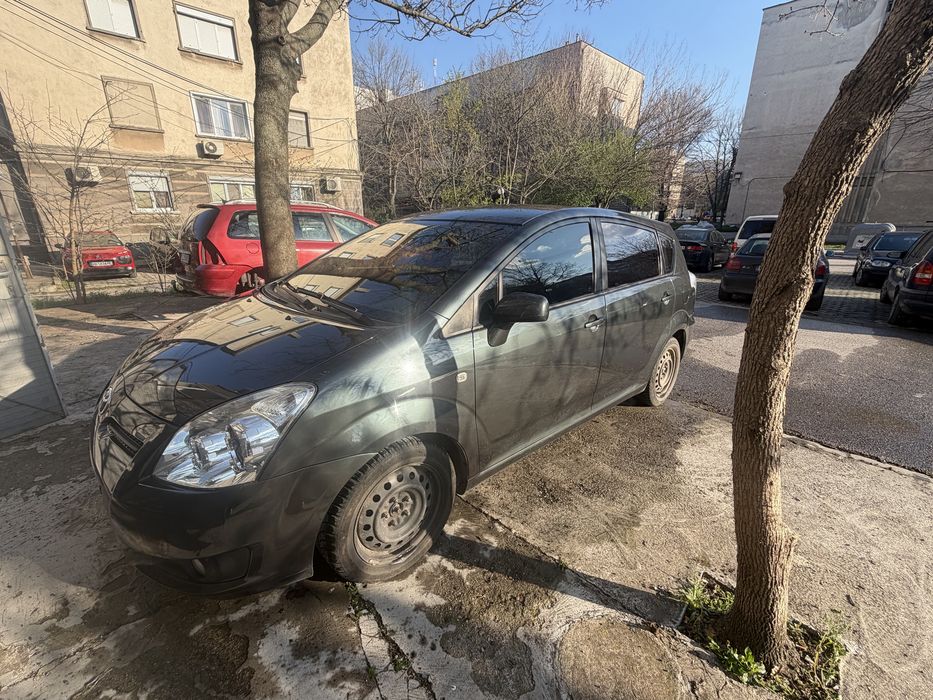 Тойота Корола Версо