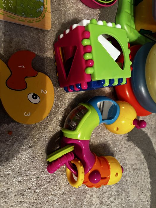 Продам развивающие игрушки