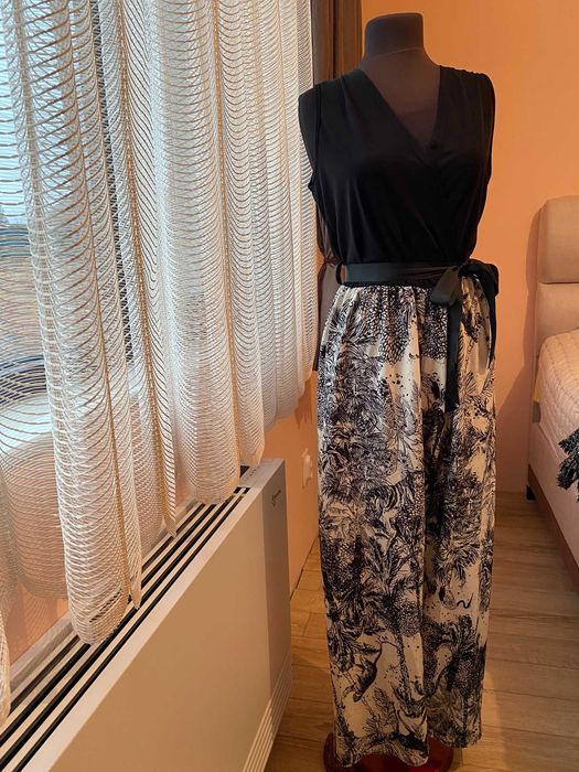 Спортно елегантен гащеризон от много лека материя