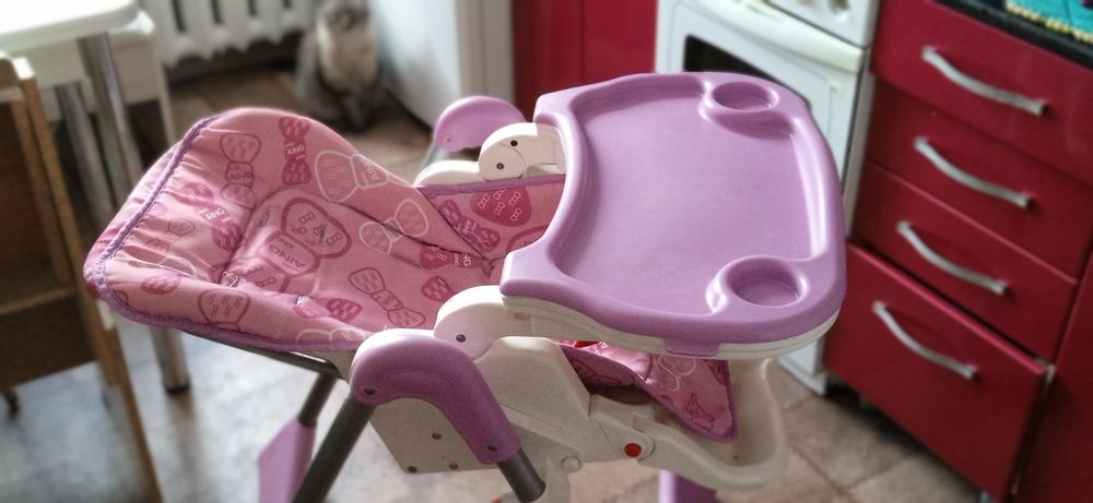 Продам детский стульчик для кормления за 10000.!
