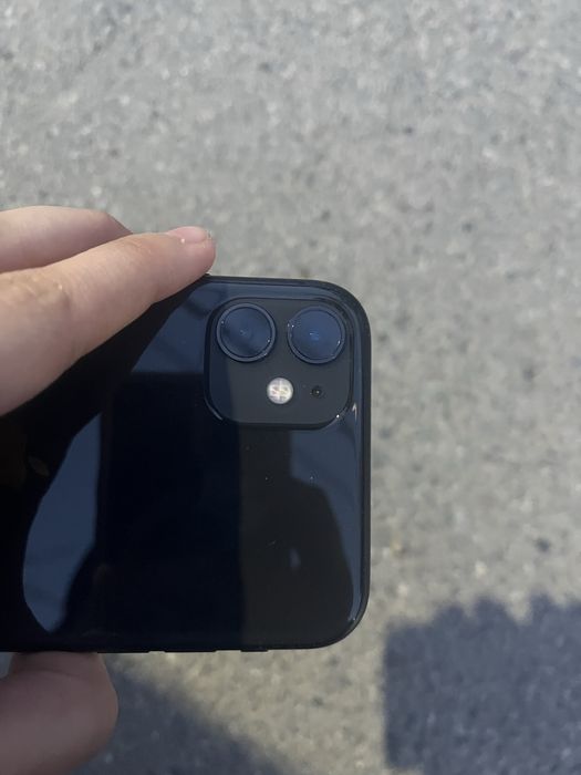 iPhone11 пордам за 100к