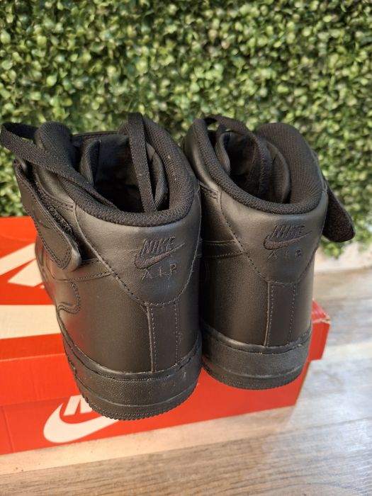 Nike сникърси Nike Air Force 1 Mid'07
Сникърси Air Force 1 Mid '07