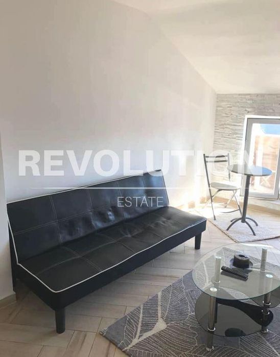 Дава се под наем Едностаен апартамент в Варна, Общината - 16 кв.м за 350 € - Снимка #1