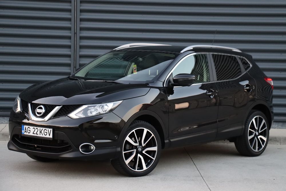 Nissan Qashqai Tekna / camere 360 / panoramic / piele / blind spot / lane assist