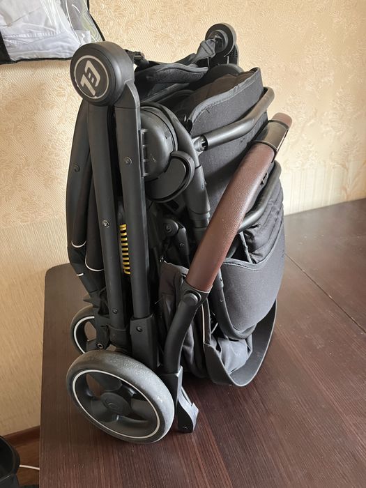 Коляска Новый