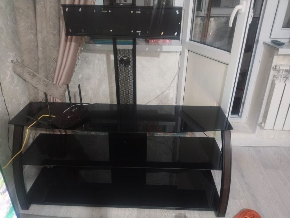 Стойка под телевизор