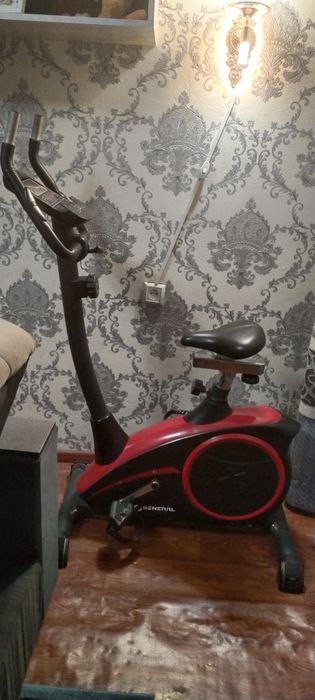 Велотренажор почти новый
