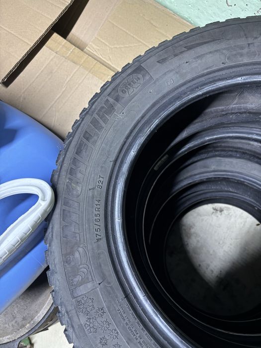 Продам 2 балона резины мишлен.