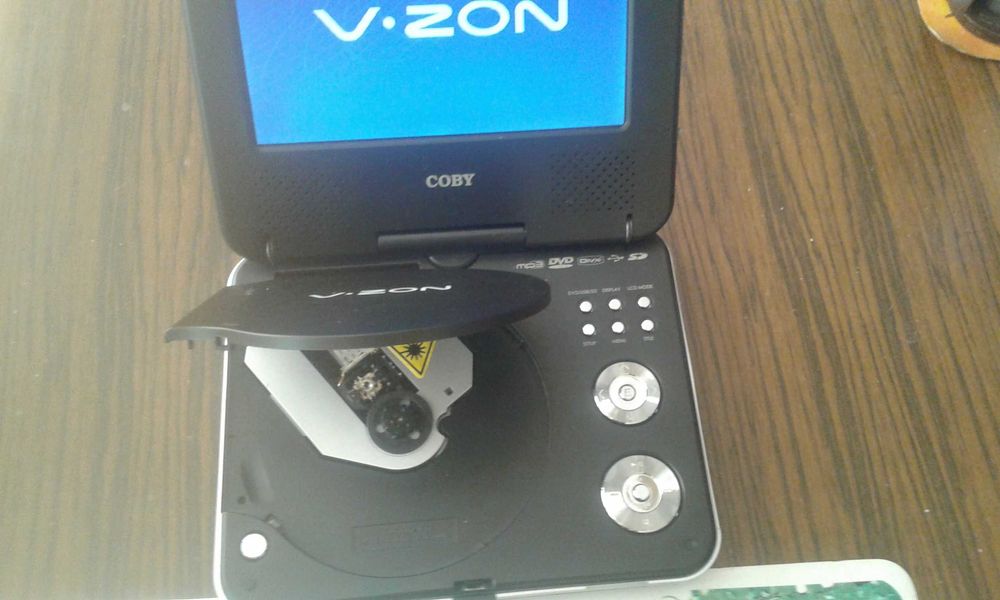 Портативен DVD Плeйър  COBY V-zon