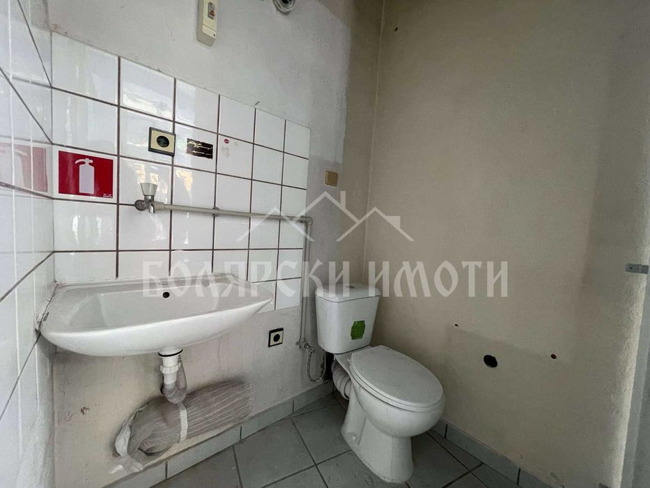 Дава се под наем Офис в Велико Търново, Център - 32 кв.м за 486 € - Снимка #4