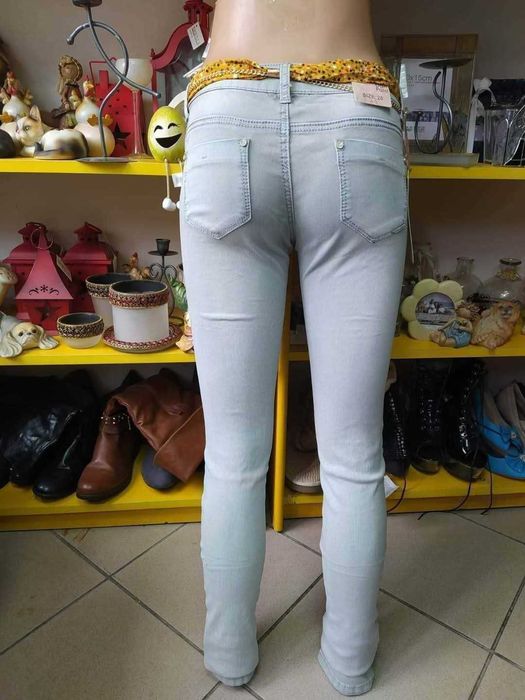 Blugi cu pietricele