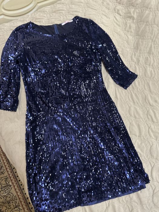 Платье разные  есть