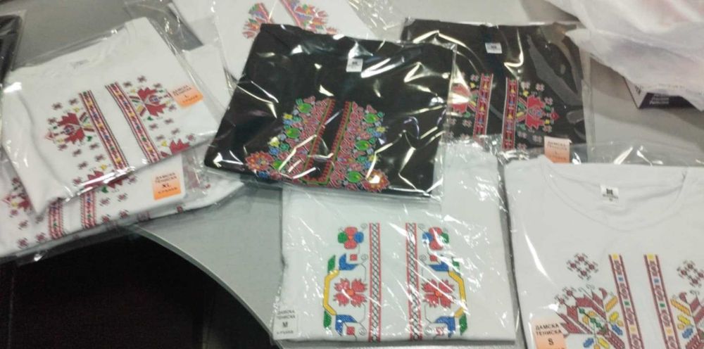 Бродирани  тениски с шевици