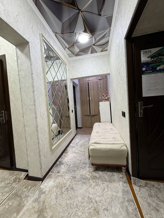 Юнусабад 4 квартал продаётся 4 комнатная 2этаж