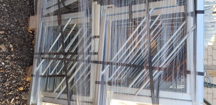 Vindem accesorii cofraje doka, distantieri, montanti, cravate, pene