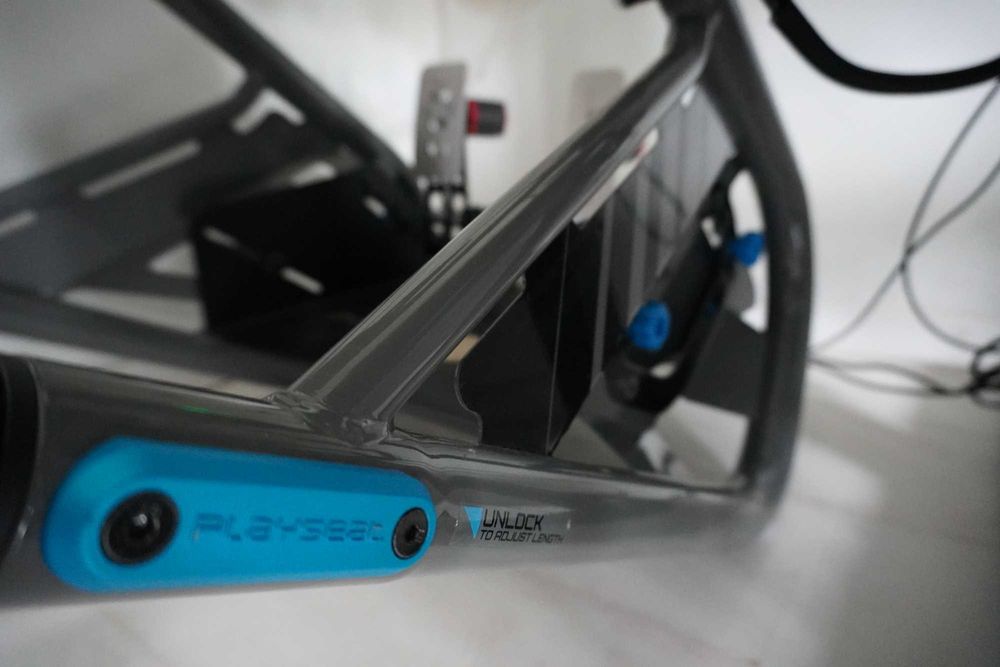 Sim Racing cockpit simulator Playseat Trophy curse compatibil Moza Fanatec, Logitech G Edition, în stare foarte bună.