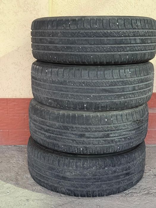 Продам комплект б/у шины 225/55/19