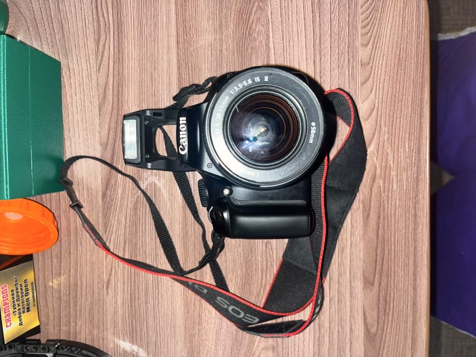 Фотоаппарат Canon 1100D
