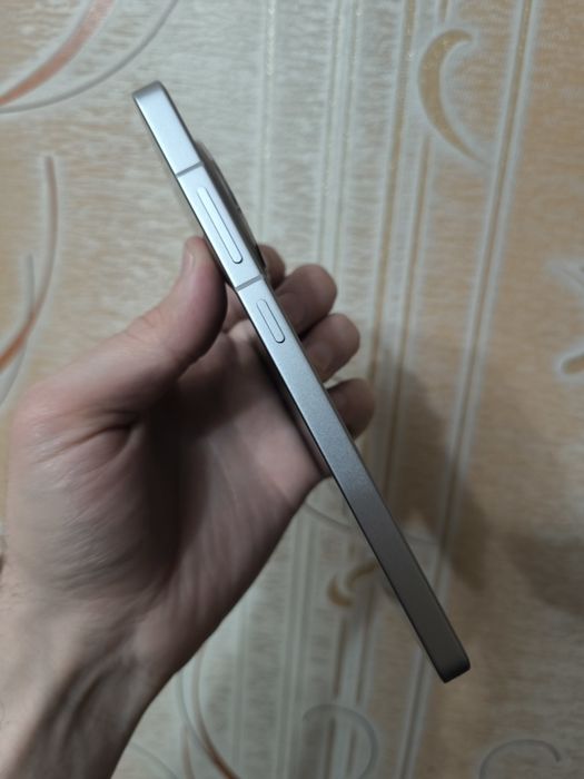 One Plus Ace 5 Silver 12/256 Global Holati ideal Yangide Kam ishlagan