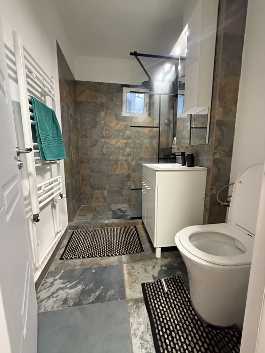 Inchiriez apartament sau garsoniera regim hotelier