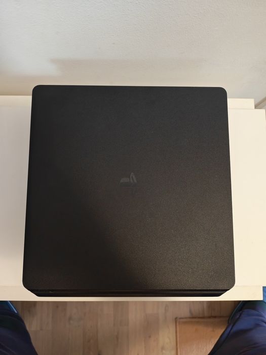 PlayStation 4 slim - 1 TB
