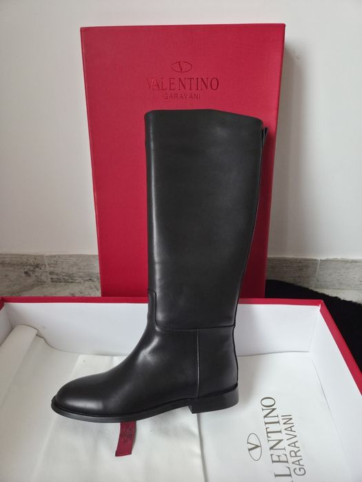 Valentino Garavani Roman Stud Round Toe Boots
