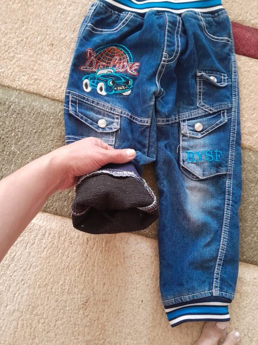 Джинсы, капри на мальчика 5-6 лет