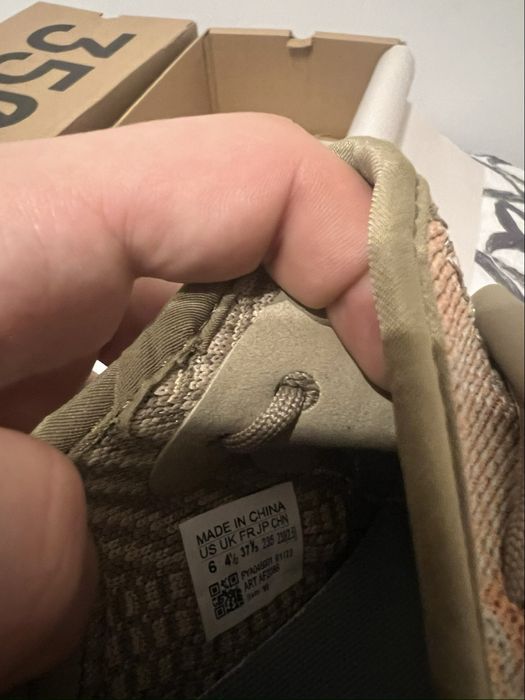 Yeezy 350 sand taupe