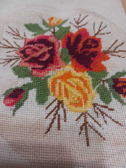 Goblen lucrat manual – Buchet de flori