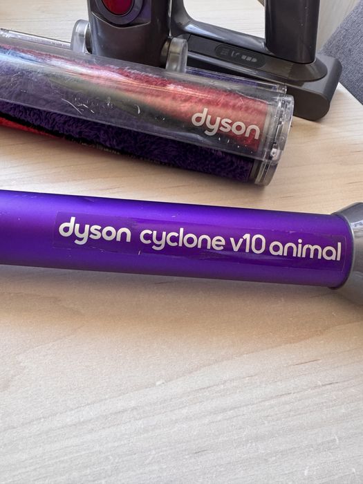 Aspirator Dyson V10