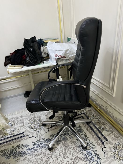 Ofisniy stul. Srochna sotiladi